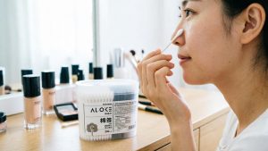 ALOKE wood pulp cotton swabs jar